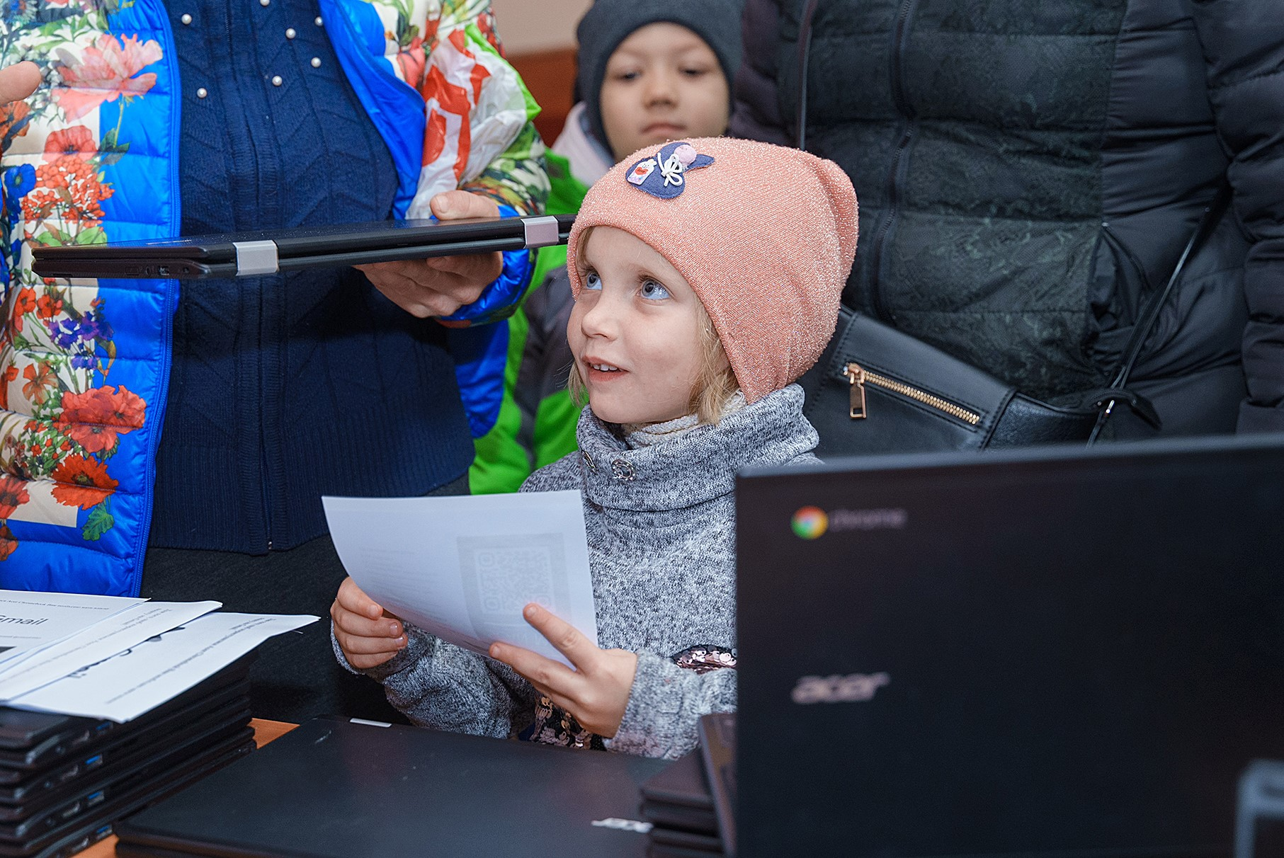 In Vinnytsia, Children from Vulnerable Categories Receive Chromebooks Donated by British Volunteers from Peterborough