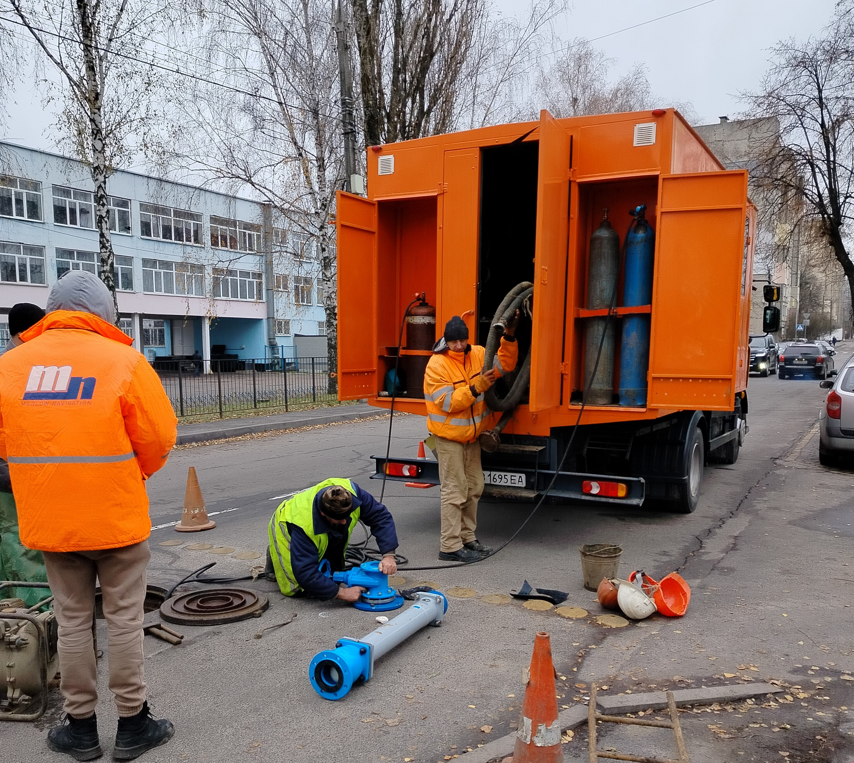 Можуть прослужити 50 років. У Вінниці встановили перший з десяти гідрантів  від ФГ «Подільська Громада»