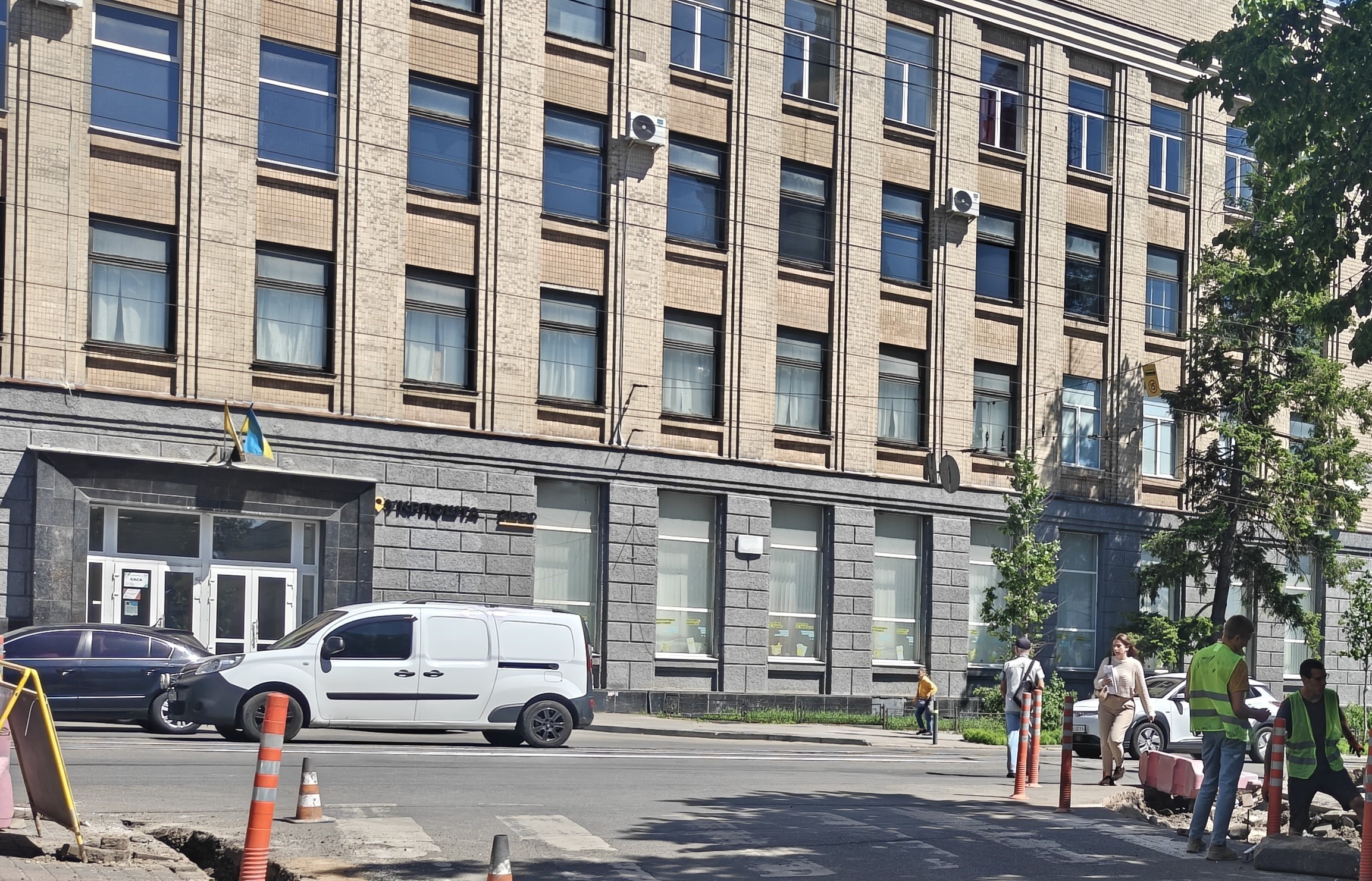 У середмісті Вінниці продовжують облаштування безбар'єрних пішохідних переходів