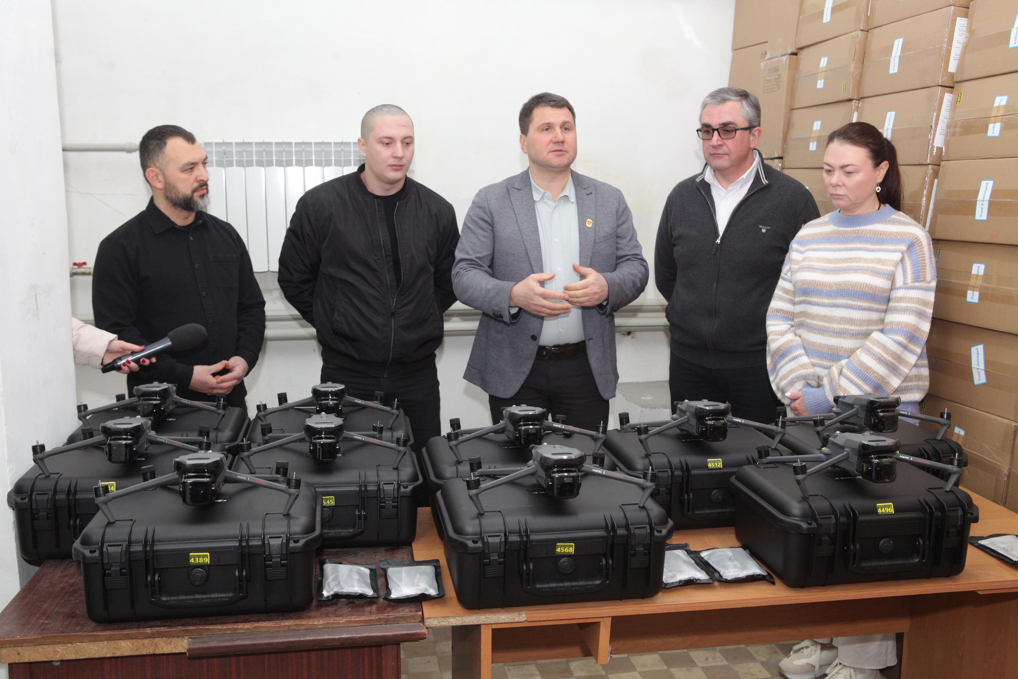 Вінницька міська рада разом з громадою та у взаємодії з Міжрегіональним координаційним гуманітарним штабом передала одній з військових частин 10 Mavic 3T