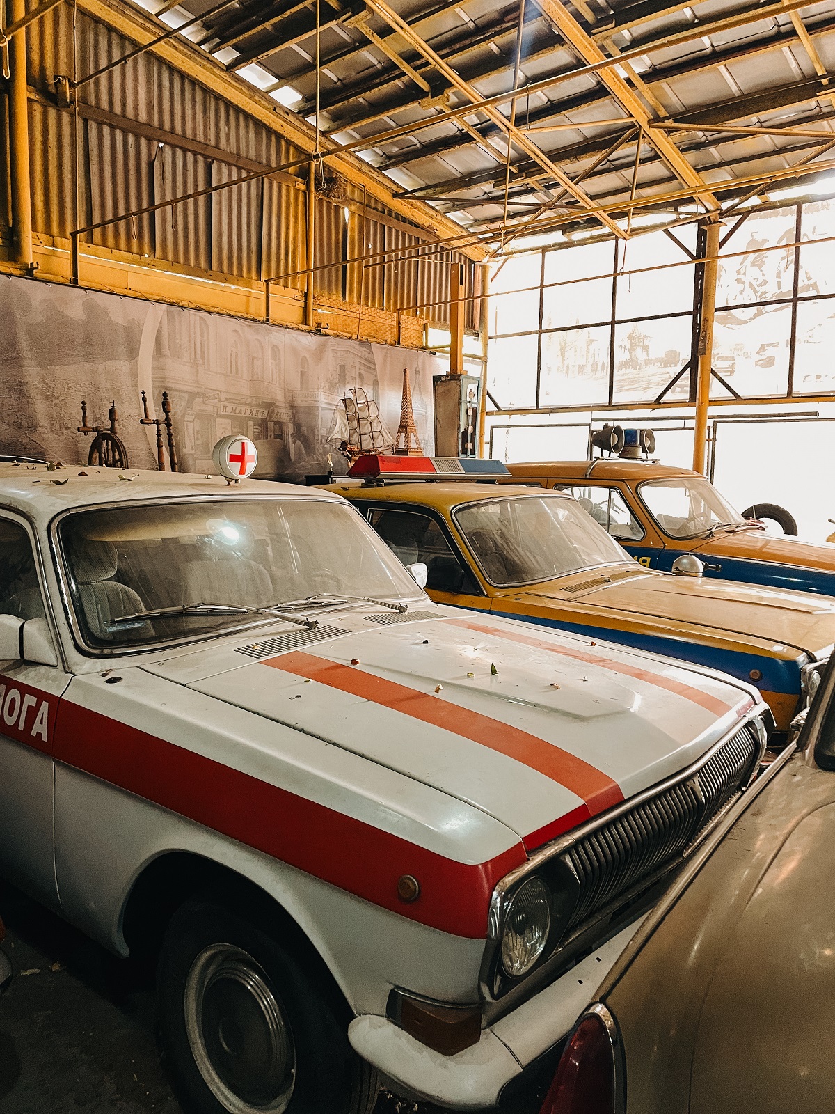 «міліцейські» автівки 