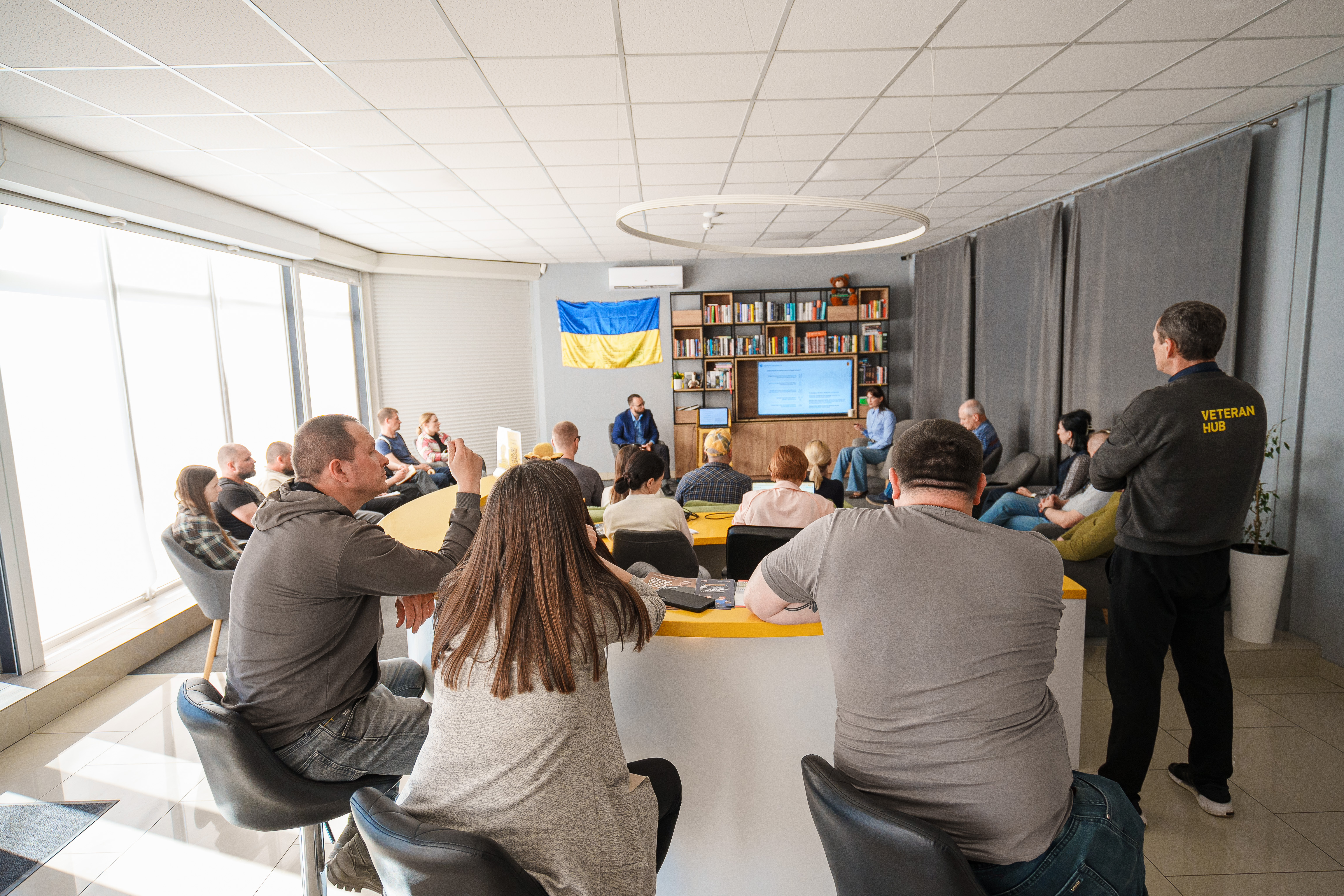 Розширили програму так, щоб допомога була доступною не лише на старті, а й у перший рік розвитку бізнесу: у Вінниці відбулась чергова інформаційна зустріч з ветеранами щодо ваучерної підтримки